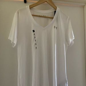 Under Armour V Neck T shirt - Never Worn